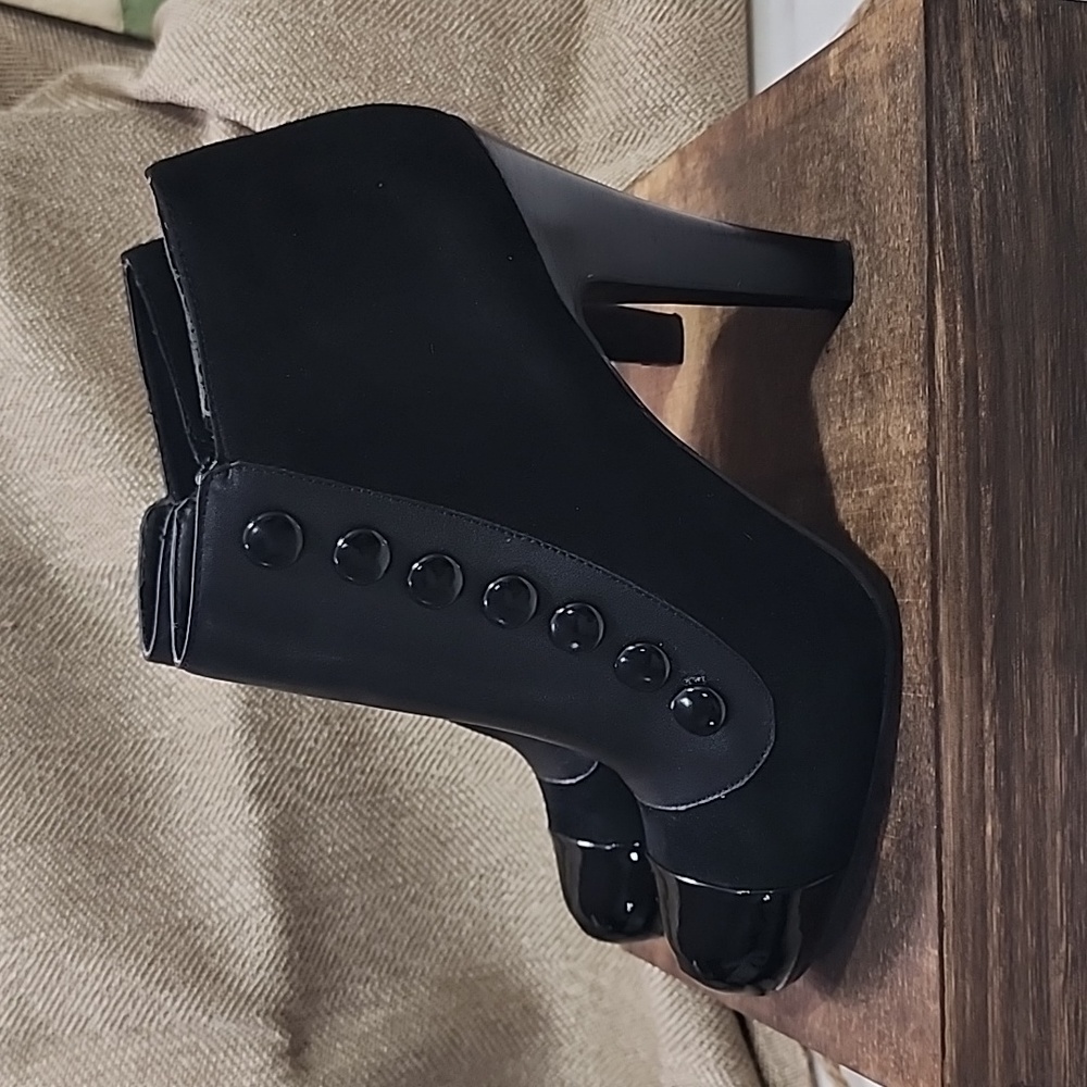 Gianni Bini black leather suede boots